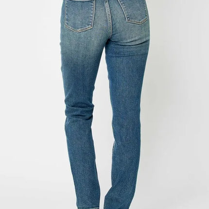 7e0fab9e-edab-491a-9a55-32a6aa95ebbe-Max