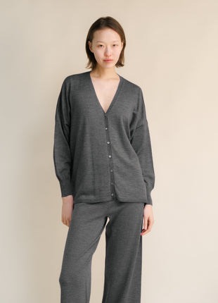 Extra Fine Merino Wool Oversized V-Neck Cardigan (3D-Knit)-3
