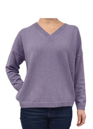 Women's Oversized V-Neck Sweater in Regenerated Cashmere