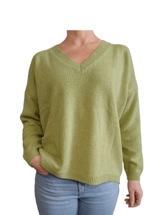 Women's Oversized V-Neck Sweater in Regenerated Cashmere